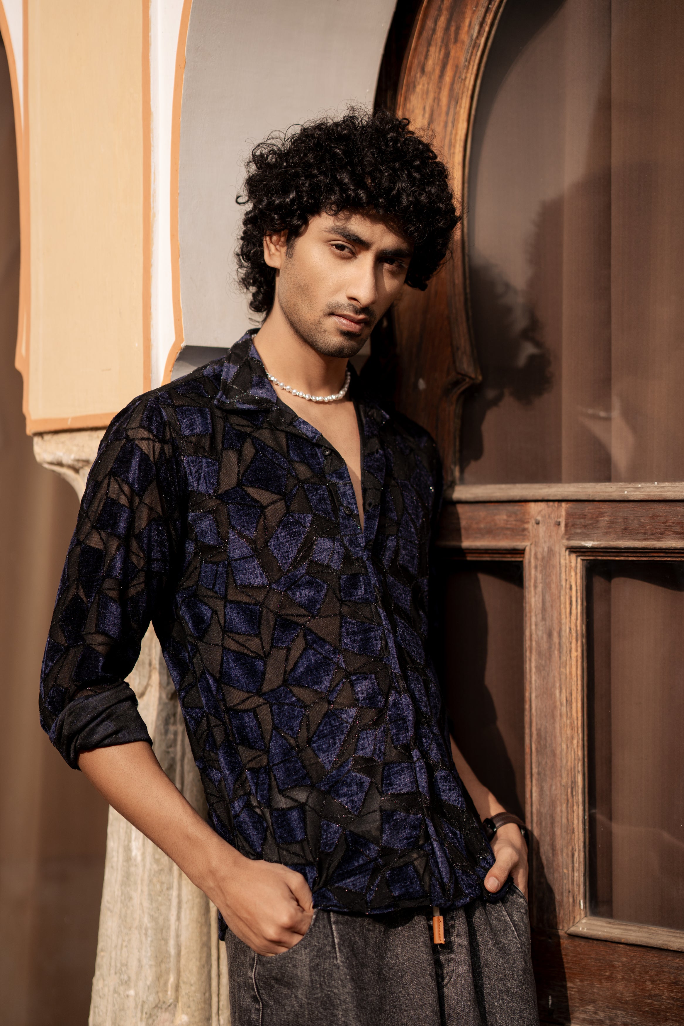 Firangi Yarn Spread Collar Full Sleeves Sheen Party Shirt - Black/Blue