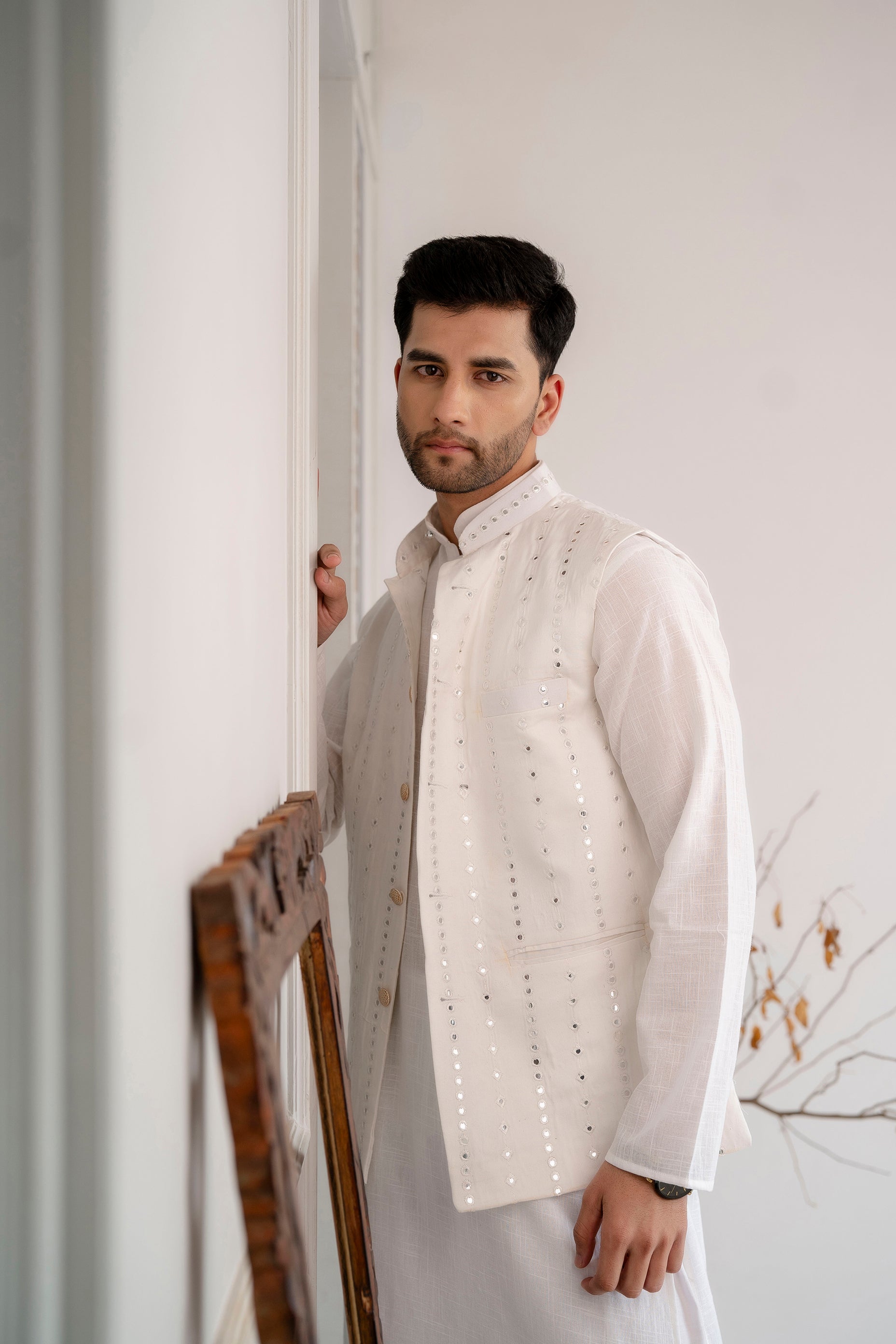 Readymade White Kurta Pajama With Nehru Jacket Men 248MW05