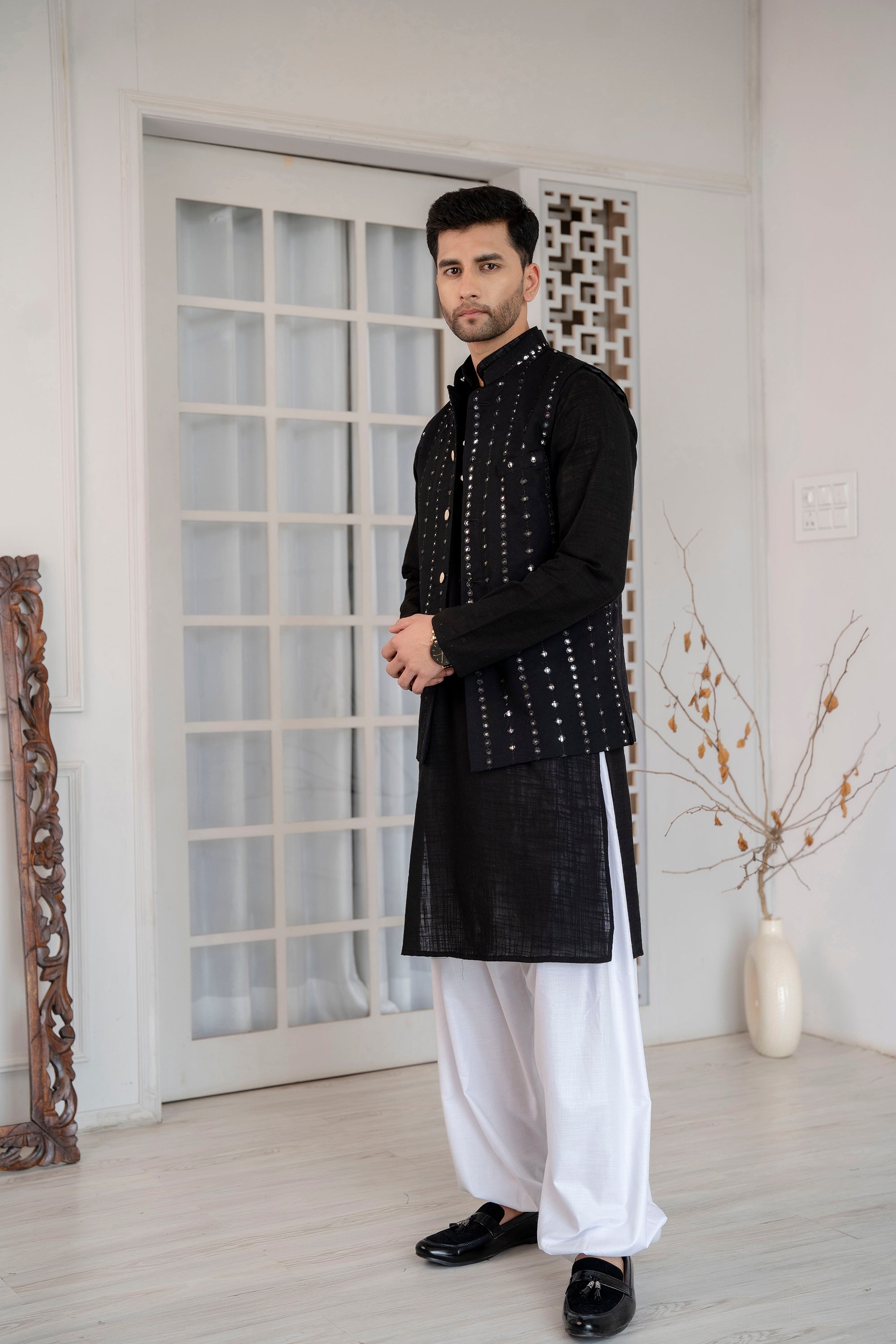 Embroidered Men Red Embroidery Khadi Cotton Nehru Jacket Off White at Rs  399/piece in Meerut