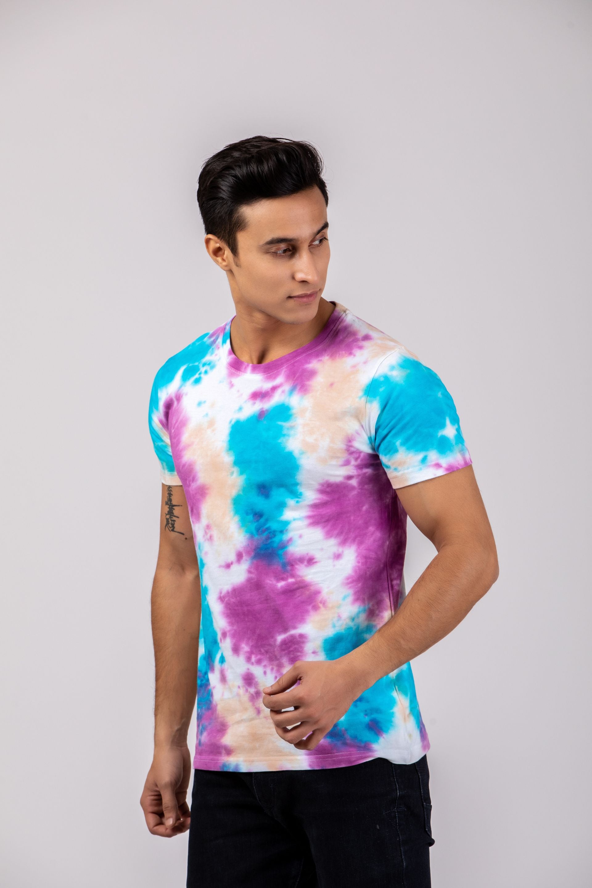 Firangi Yarn Handmade Cotton Tie-Dye Ombre Colored T-shirt